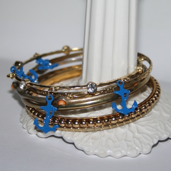 Lot of 6 gold bangle bracelets